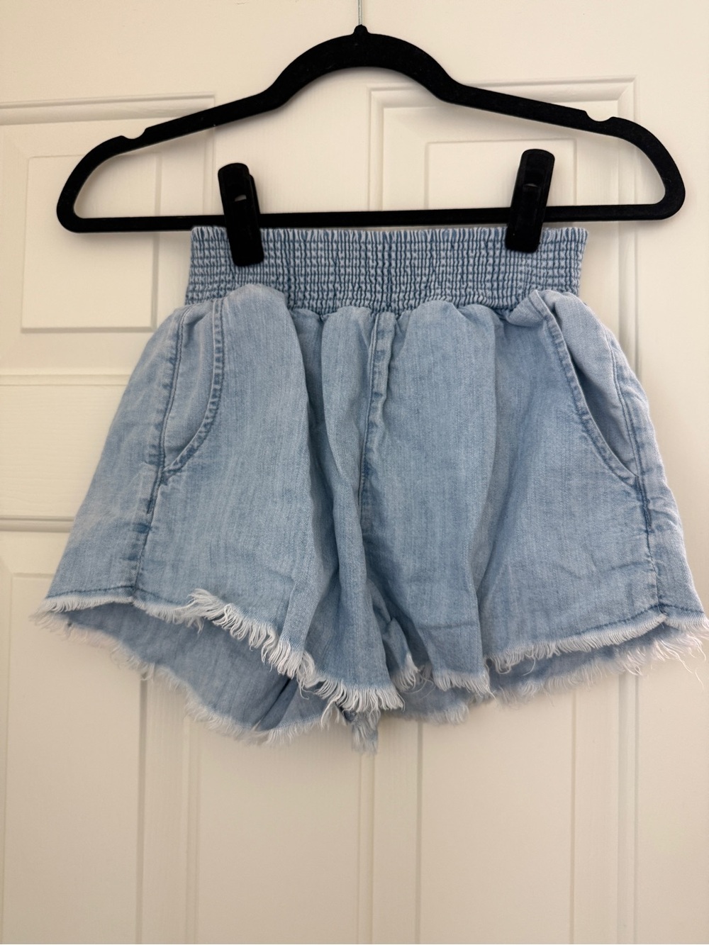 American Eagle Light Wash Smocked Waist Denim Shorts